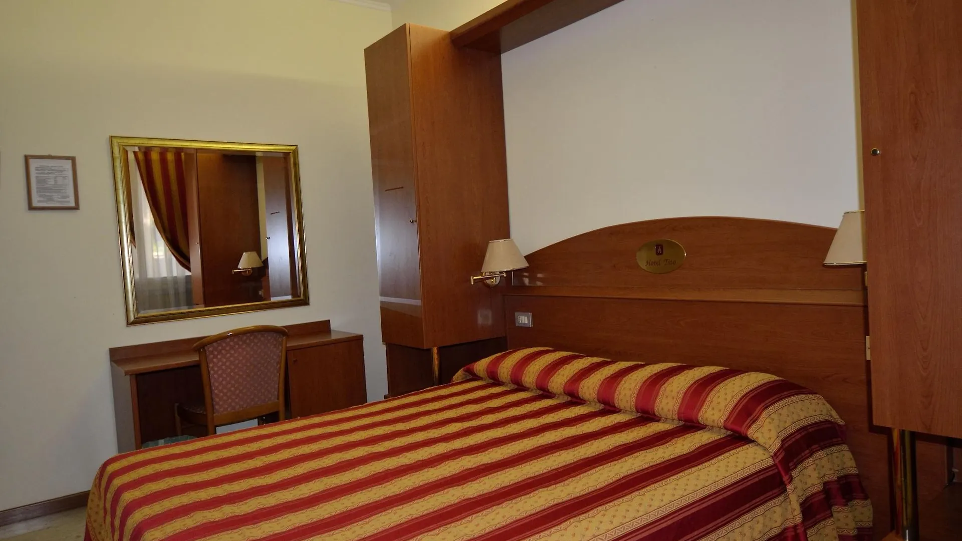Hotel Tito Mestre 3*,
