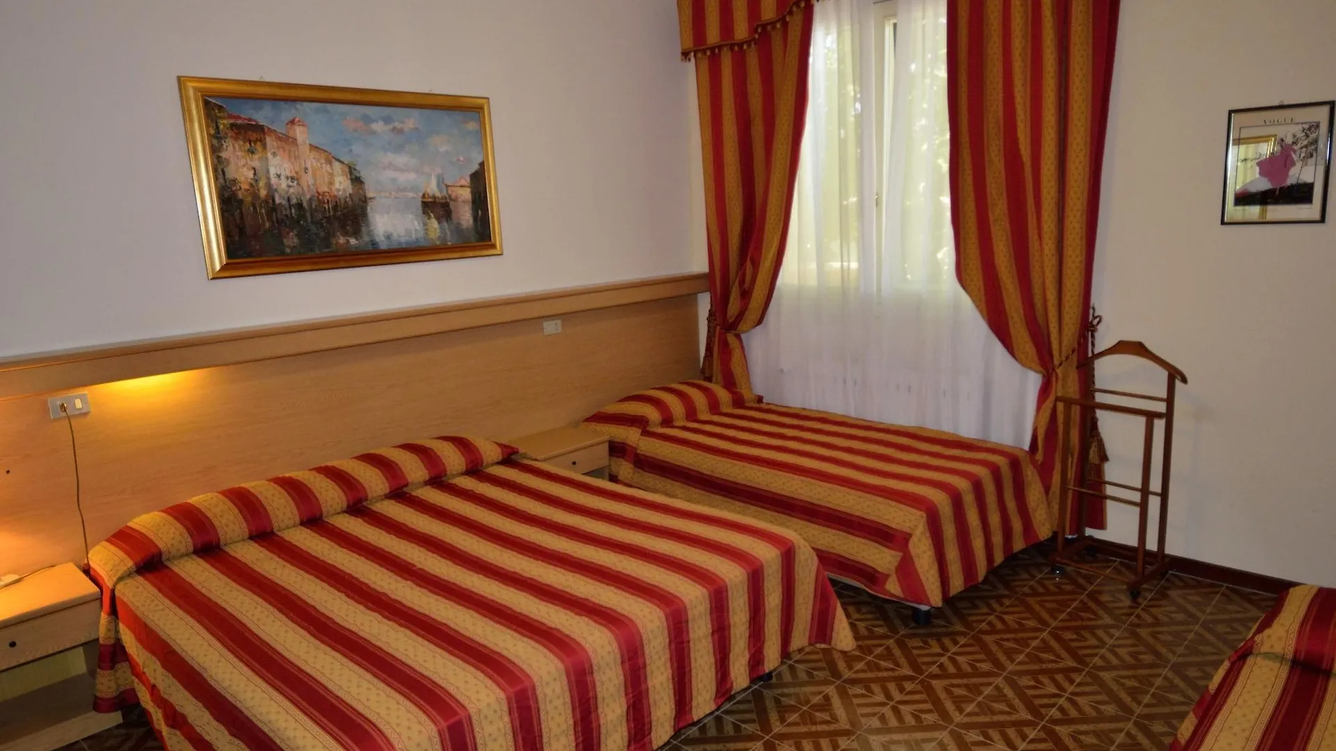 Hotel Tito Mestre 3*,
