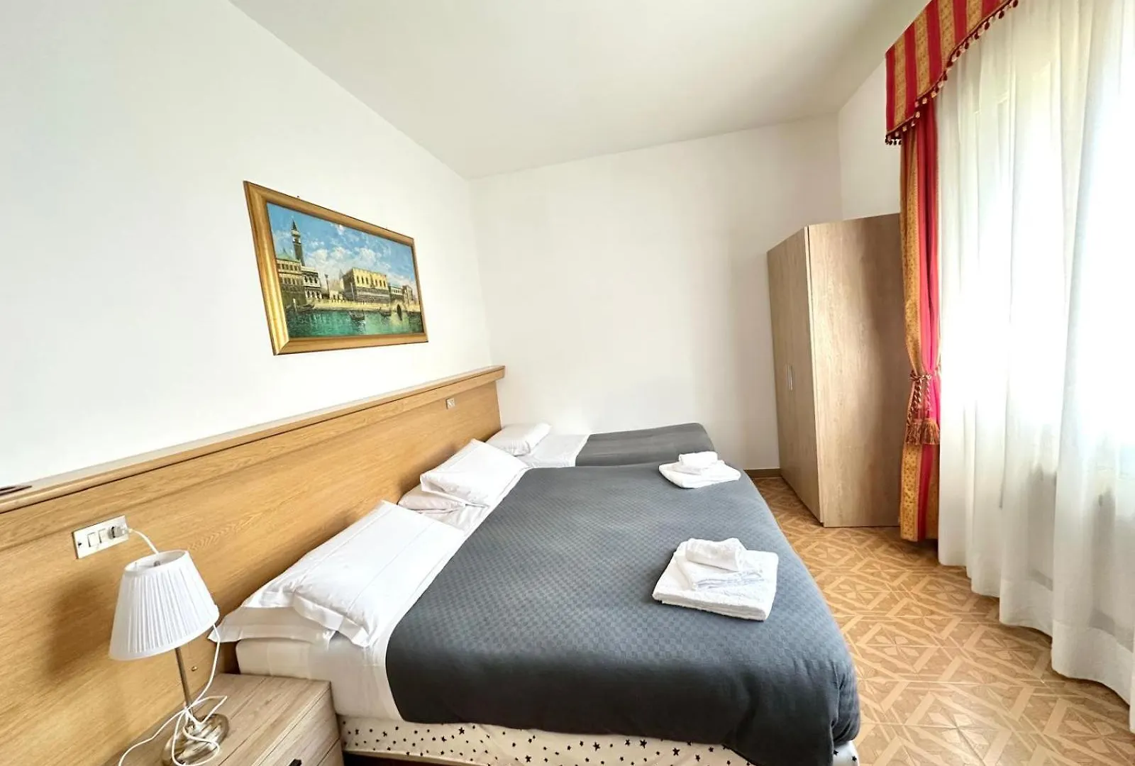 Hotel Tito Mestre 3*,  İtalya
