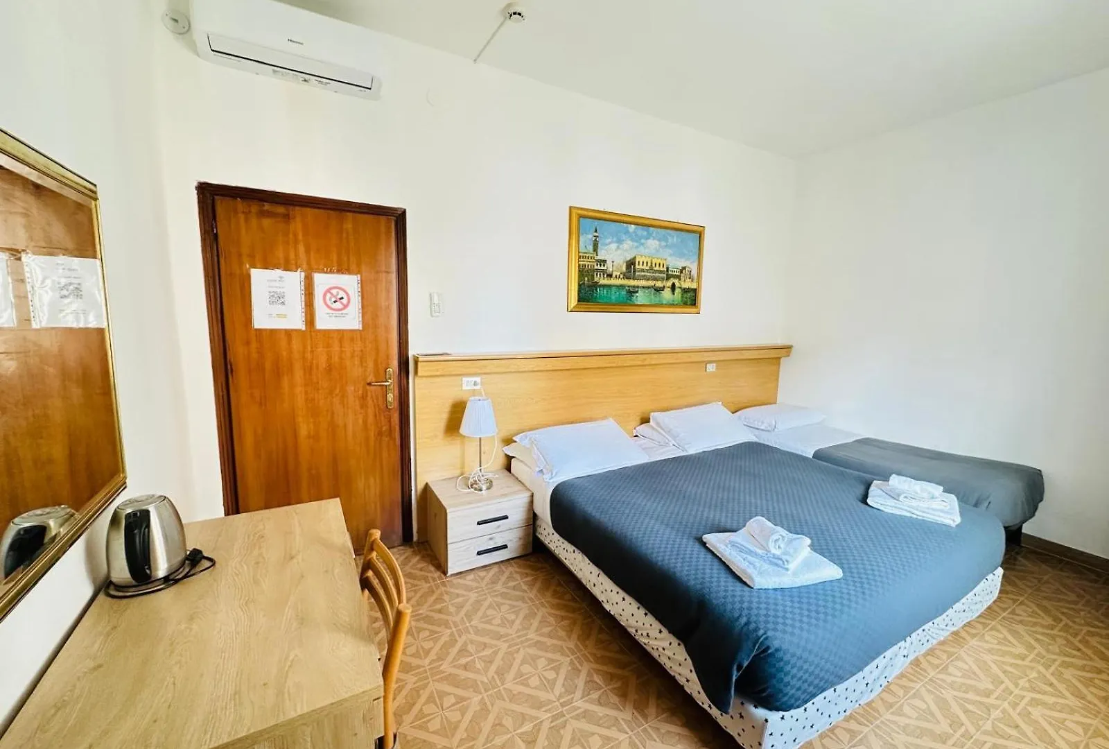 Hotel Tito Mestre 3*,