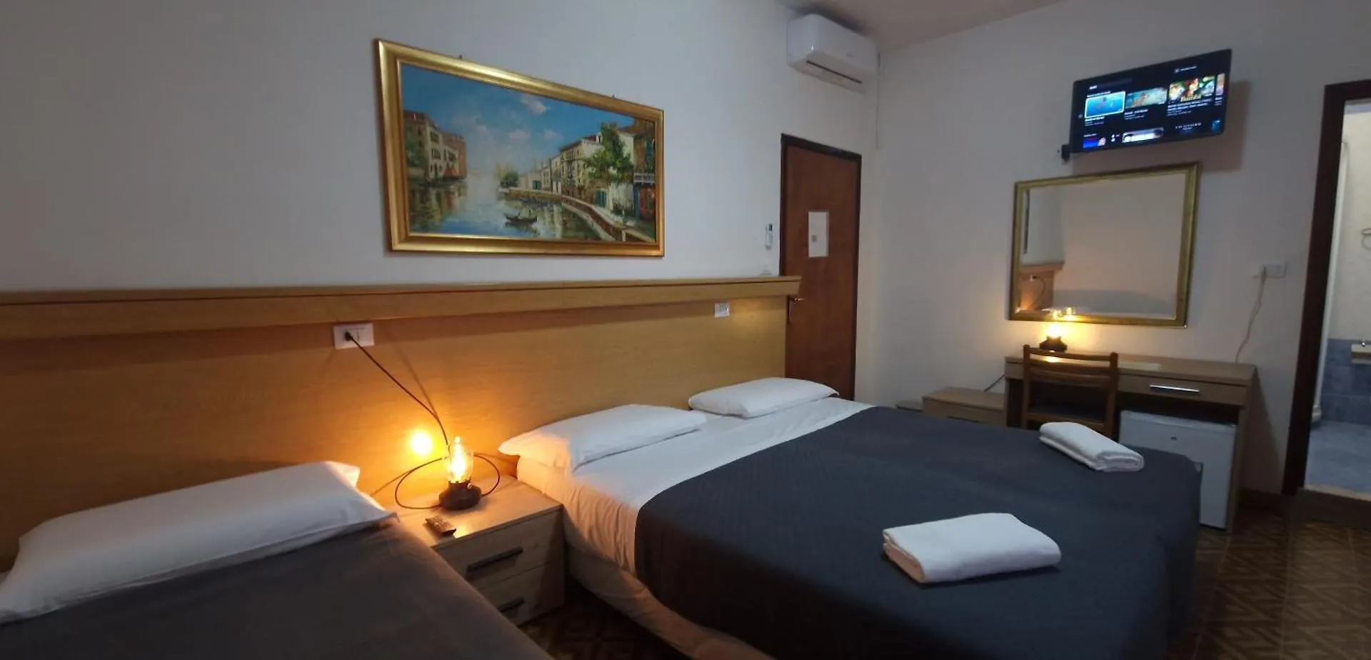 Hotel Tito Mestre 3*,  Italy