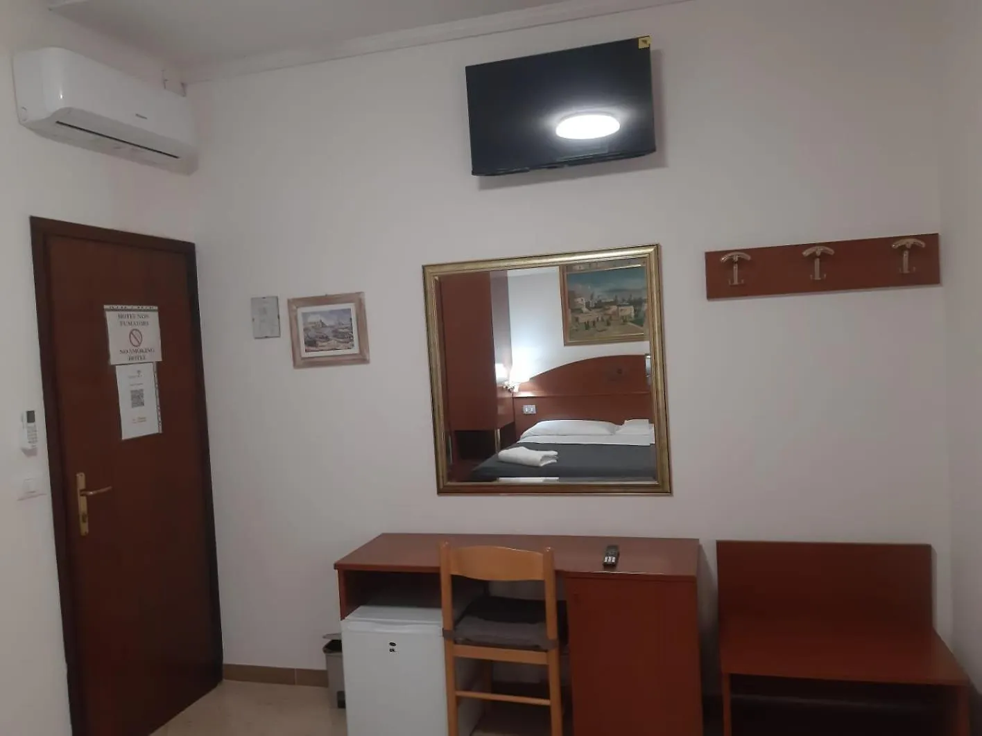 Hotel Tito Mestre 3*,  Italy
