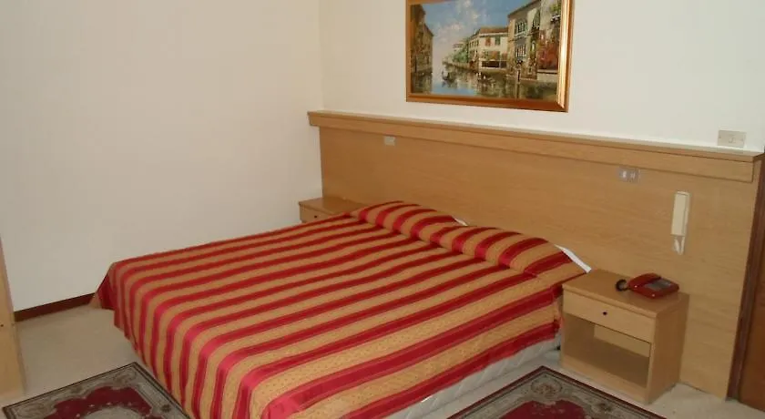 Hotel Tito Mestre