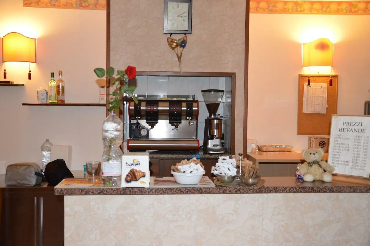 Hotel Tito Местре 3*,